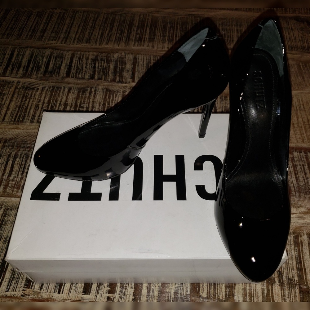 Schutz black patent Oxia pumps